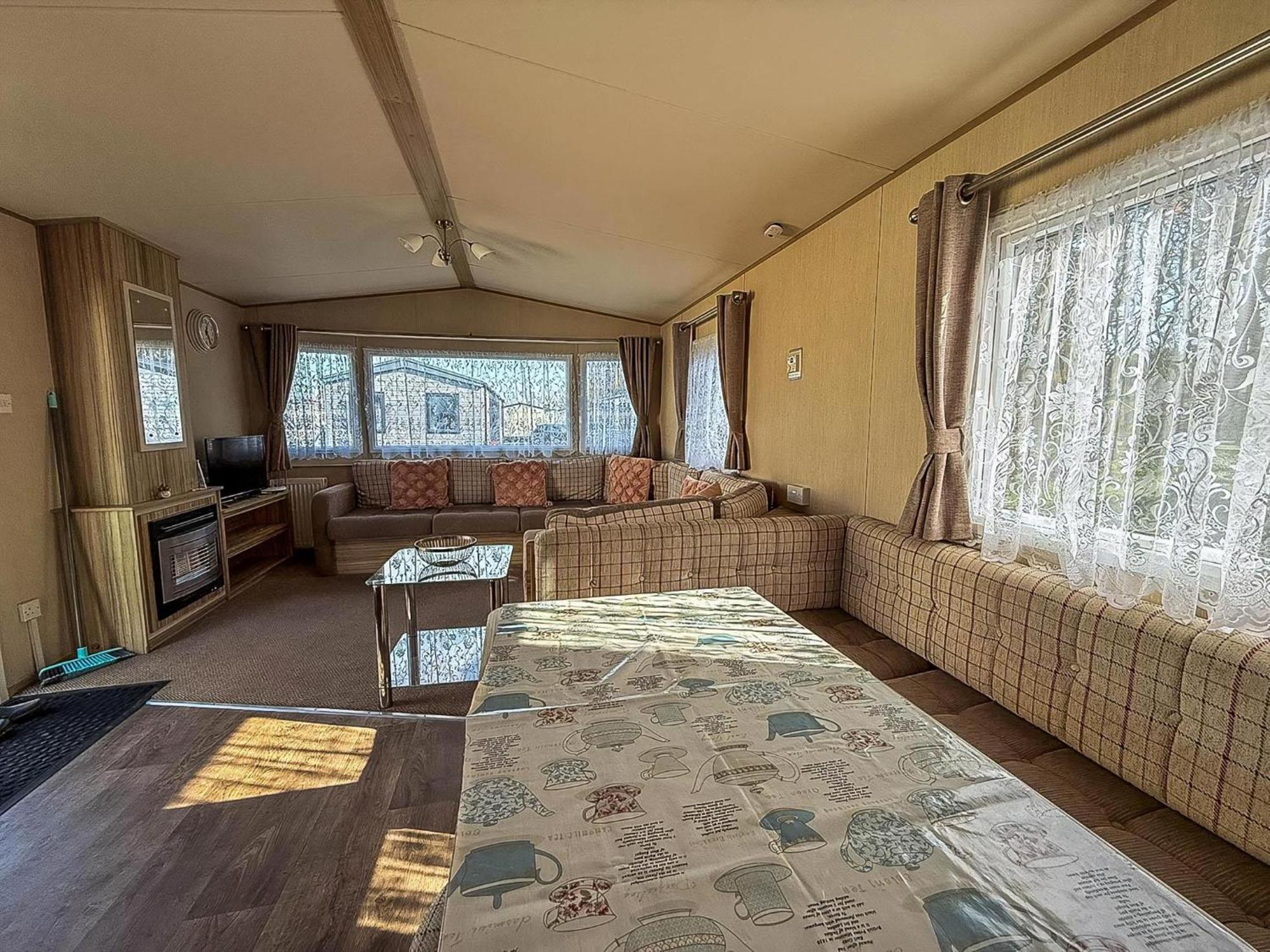 Great 8 Berth Caravan In Norfolk Near To Great Yarmouth Ref 20178Bs Hopton on Sea Exterior foto