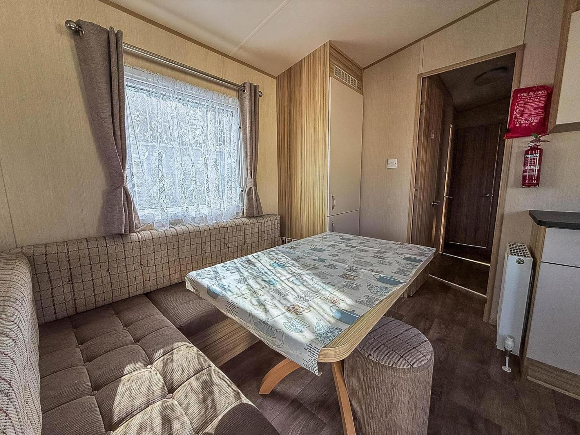 Great 8 Berth Caravan In Norfolk Near To Great Yarmouth Ref 20178Bs Hopton on Sea Exterior foto
