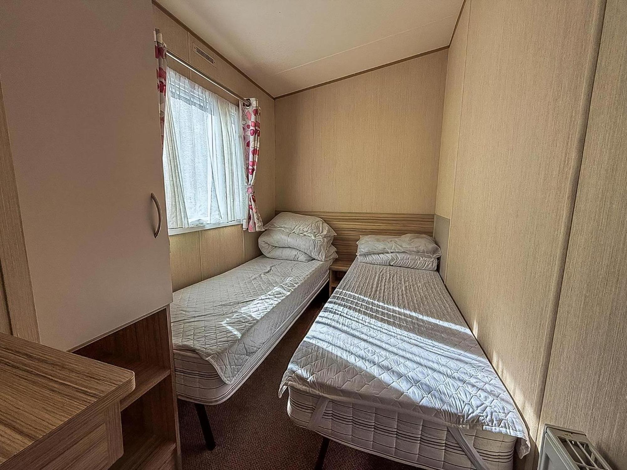Great 8 Berth Caravan In Norfolk Near To Great Yarmouth Ref 20178Bs Hopton on Sea Exterior foto